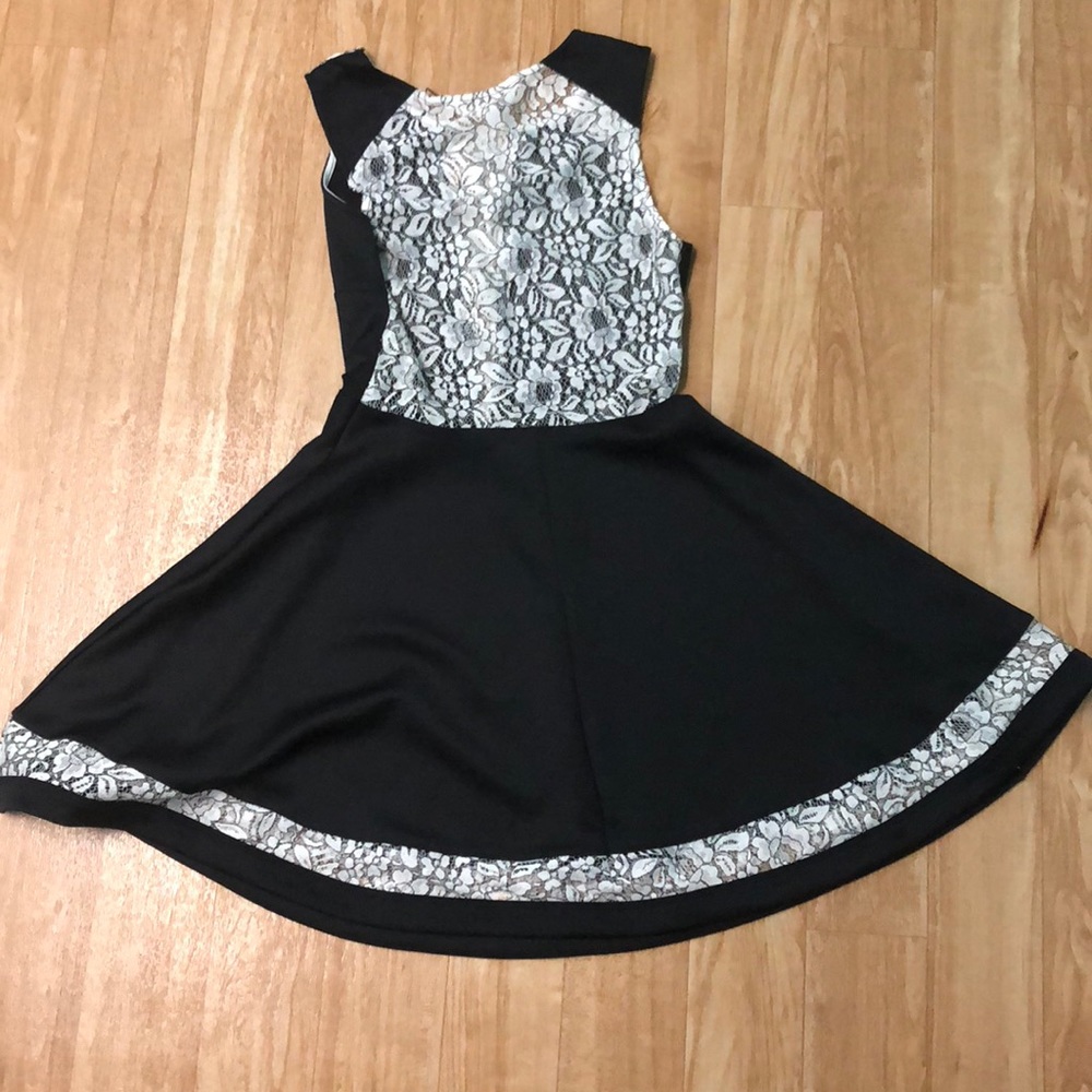 Dress - Picture 2 of 2